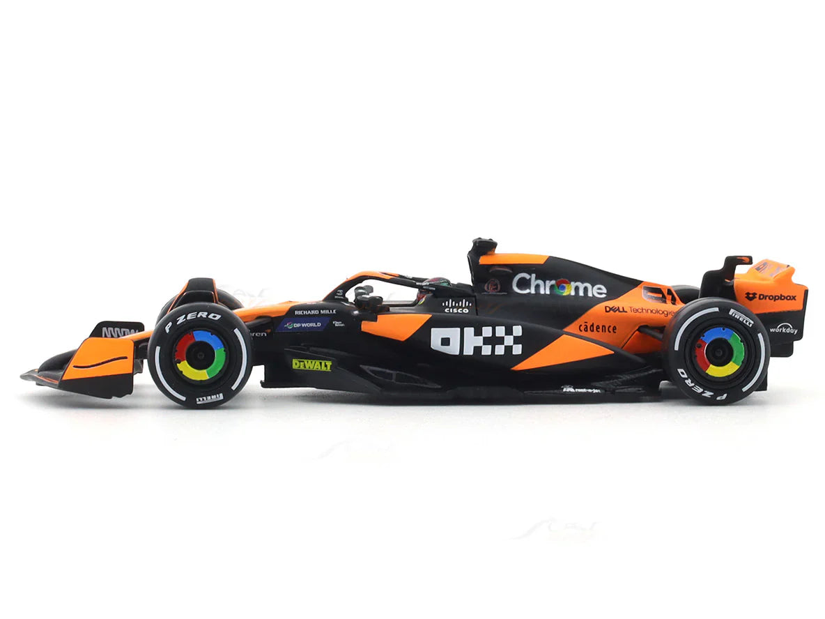 2024 McLaren MCL38 No. 81 Oscar Piastri 1:43 Bburago Formula 1 diecast scale model car