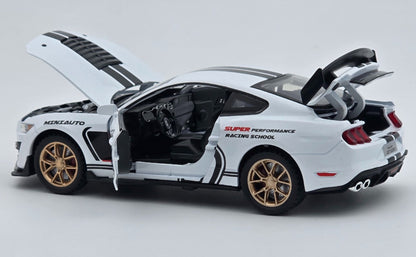 Ford Mustang Shelby GT500 1:24 diecast scale model car