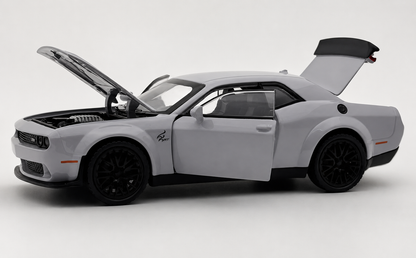 Dodge Challenger SRT Hellcat 1:24 diecast scale model car