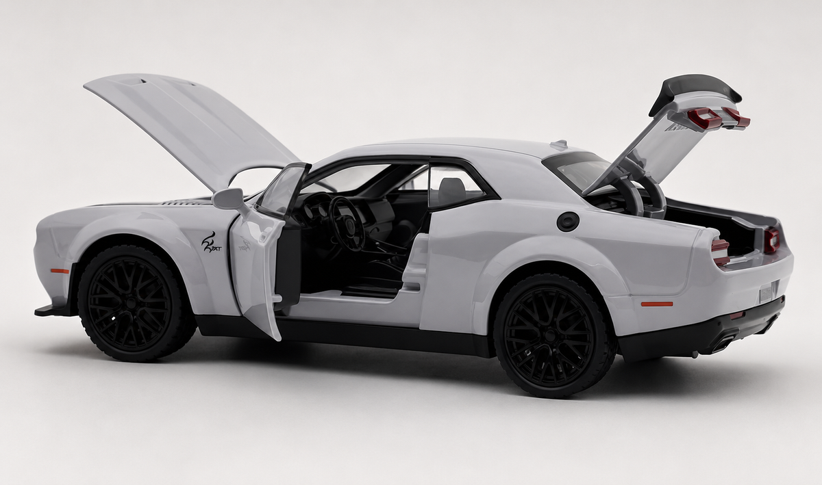 Dodge Challenger SRT Hellcat 1:24 diecast scale model car