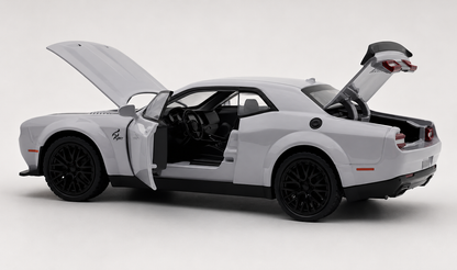 Dodge Challenger SRT Hellcat 1:24 diecast scale model car