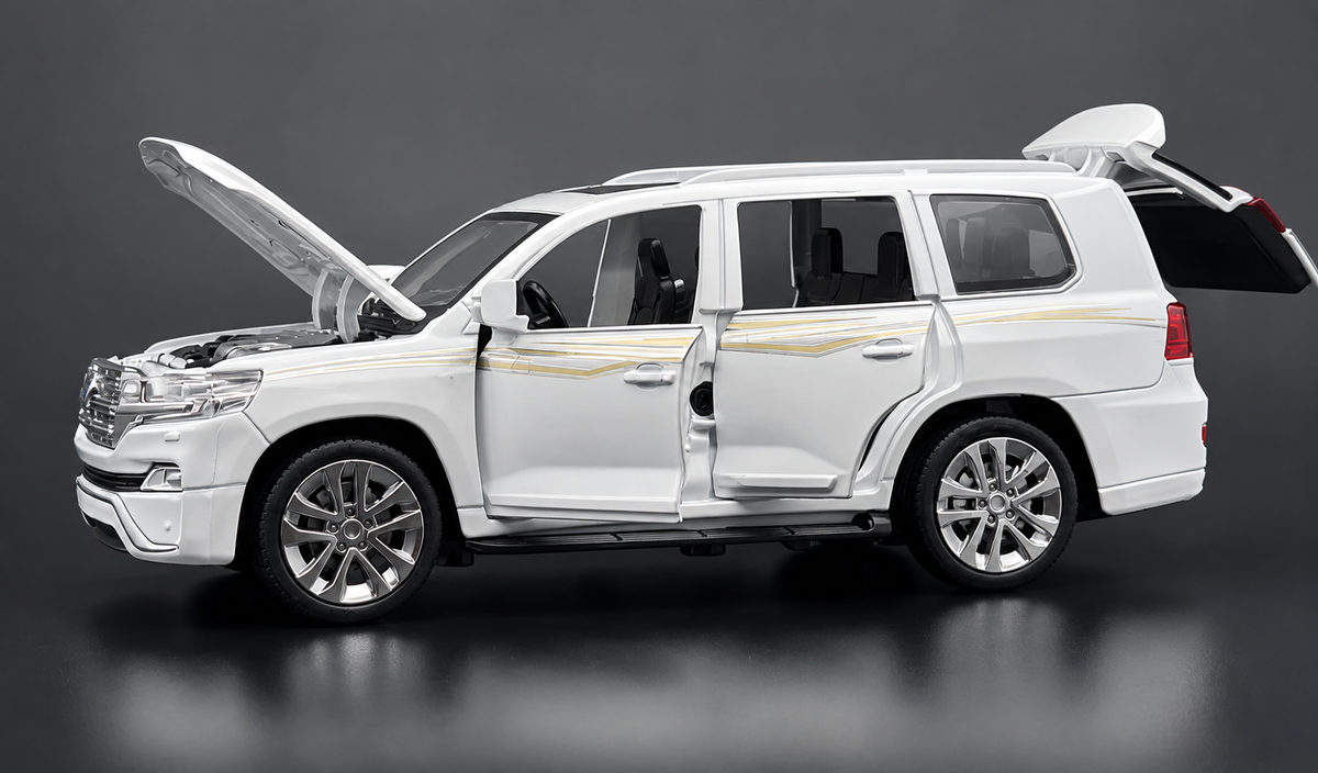 Toyota Land Cruiser LC200 1:24  diecast Scale Model | Assorted Colors
