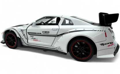 Nissan GTR 1:24 diecast scale model car collectible