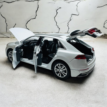 Audi Q8 1:24 diecast scale model car collectible | Assorted Colors