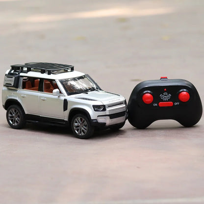 Remote Control Metal Diecast Defender Car with Smoke Effect | Openable Doors & Light | 1:22 Scale